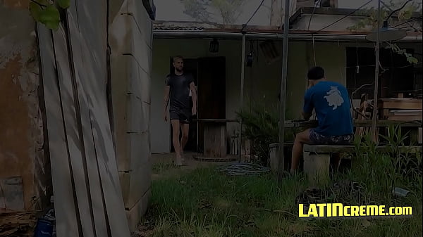 Escapade of Two Friends | LatinCreme