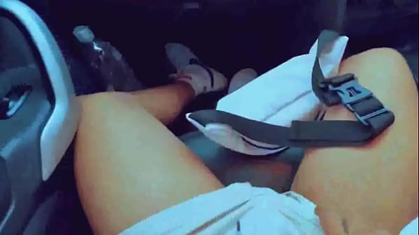 Cruising de Venezolano follandose a colombiano pasivo al aire libre en auto