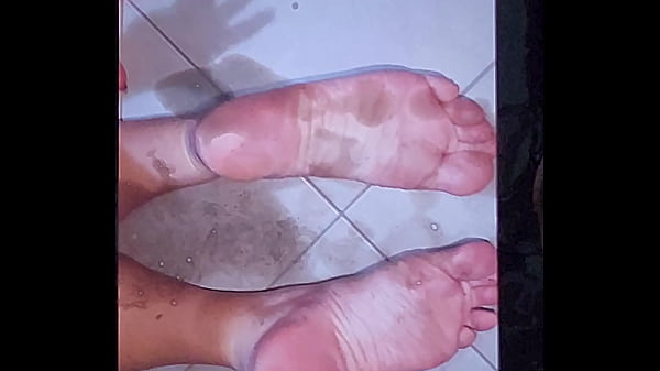 Pasticcioni’s feet cum tribute