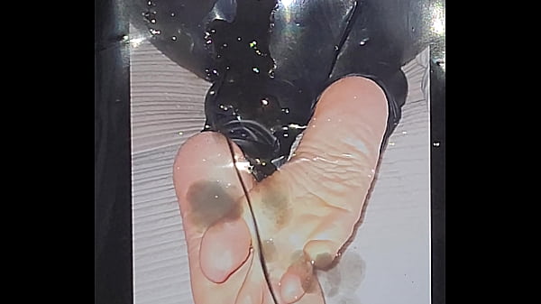 Pasticcioni’s feet cum tribute 5