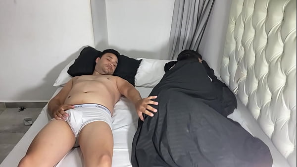 Sexo duro con padrastro al despertar por la mañana