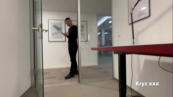 Married man fucks me in his office. PART 1
