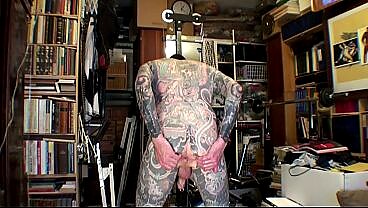 The Tattoo Boy LeeHarper Pinnomen is Webcam Gay-Porn Model. An Anonymous Authentic Video gives a Picture of his Interaction with his Onlookers. Everything is kept Anonymous but LeeHarper Pinnomen is Exposed in Full Face View like he is Seen when On-Stage.