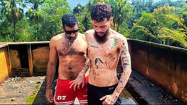 SEXO BAREBACK NA FAZENDA . MEU PRIMO GAY LIBERANDO O RABO